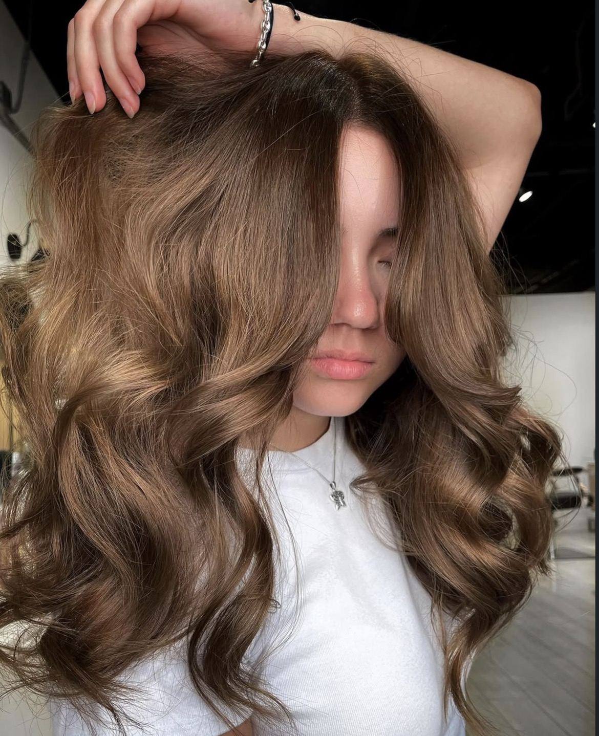 Rich brunette waves